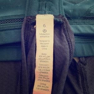 Lululemon black/teal tank top with built in bra
